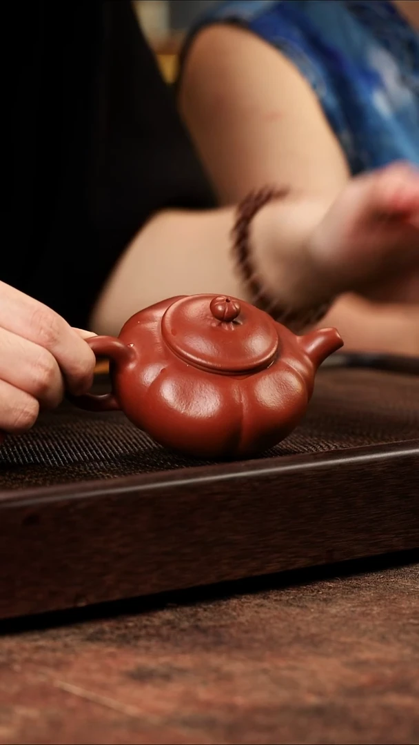 茶壶紫砂大红泥金瓜
