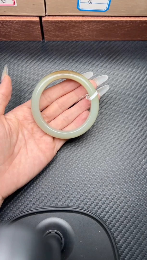 未镶嵌手镯和田玉且末微色差近矿二号矿58手镯