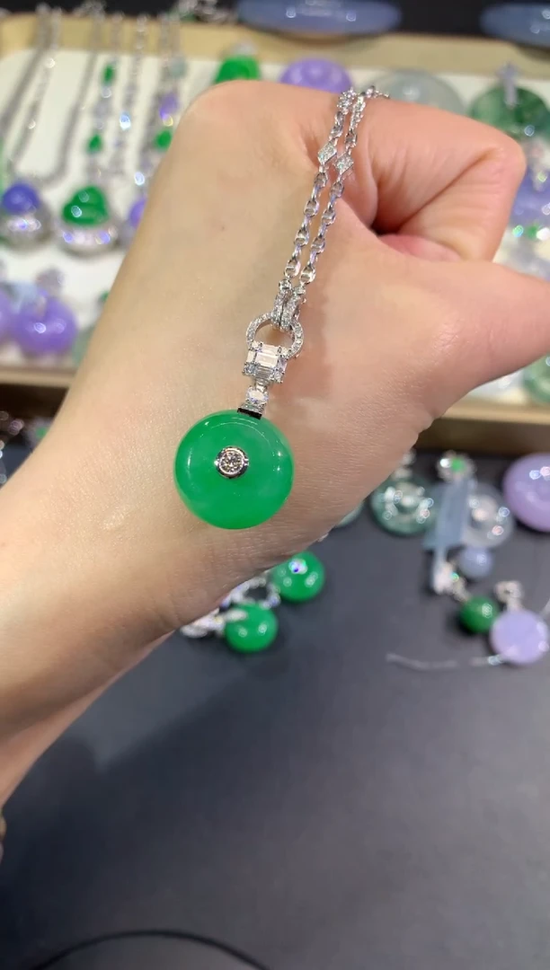 吊坠(不含链)18K金镶嵌翡翠s*27-扣子