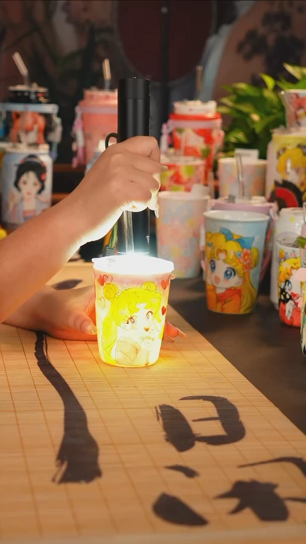 卡通图案美少女景德镇吸管杯
