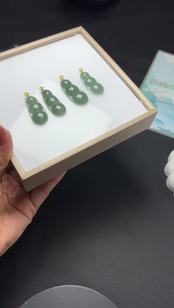 18K金镶嵌挂件翡翠多样性发一件111