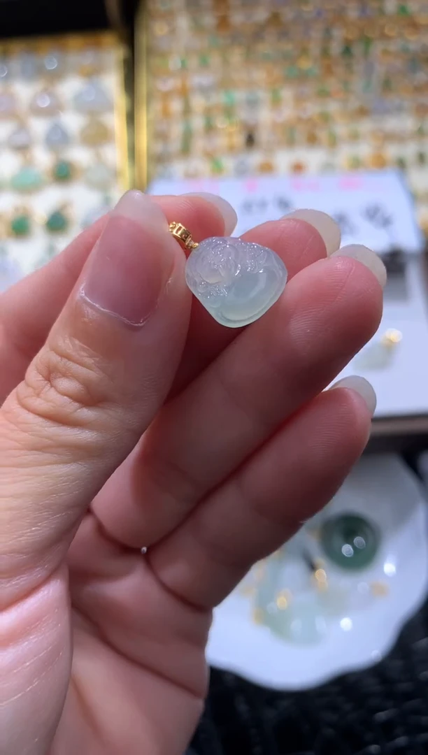 颈饰18K金镶嵌翡翠翡翠