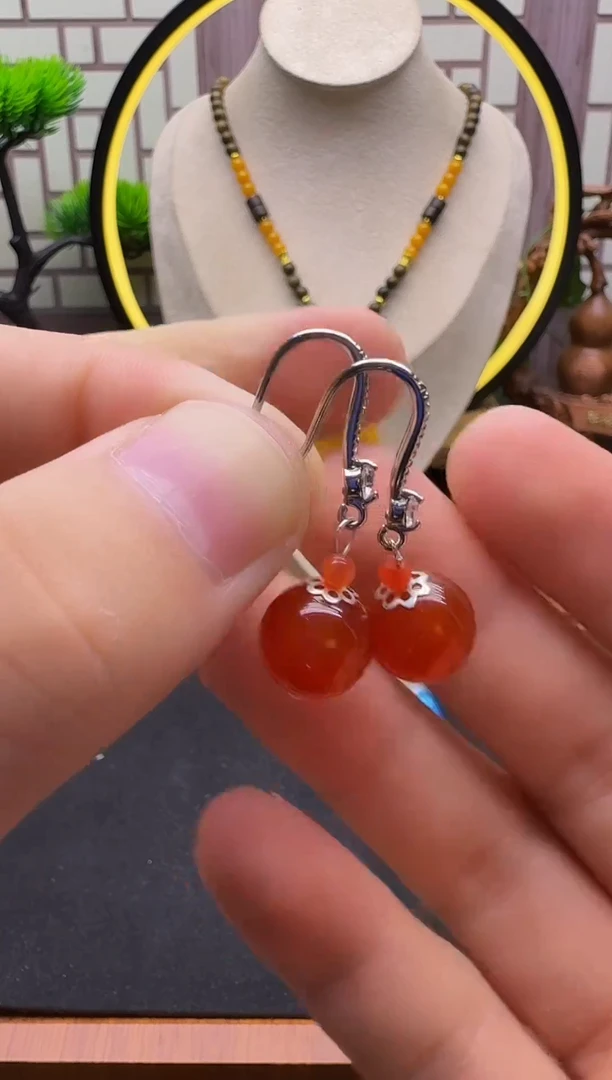 银S925镶嵌南红玛瑙耳饰E95