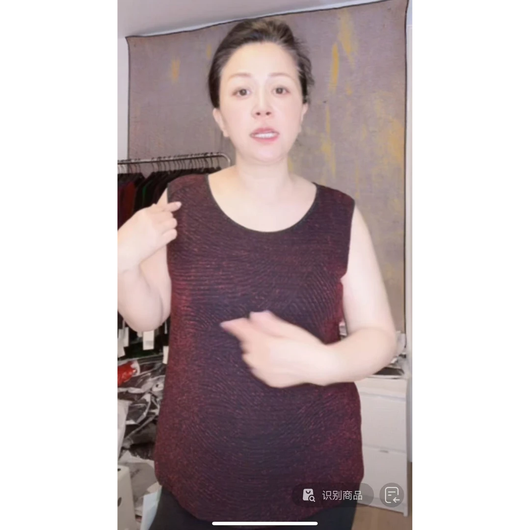 妙唐亮丝时尚大码新款弹力女士上衣背心2667红指纹