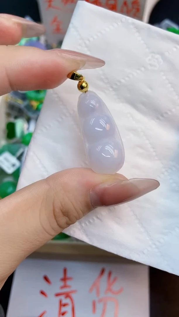 翡翠未镶嵌颈饰1