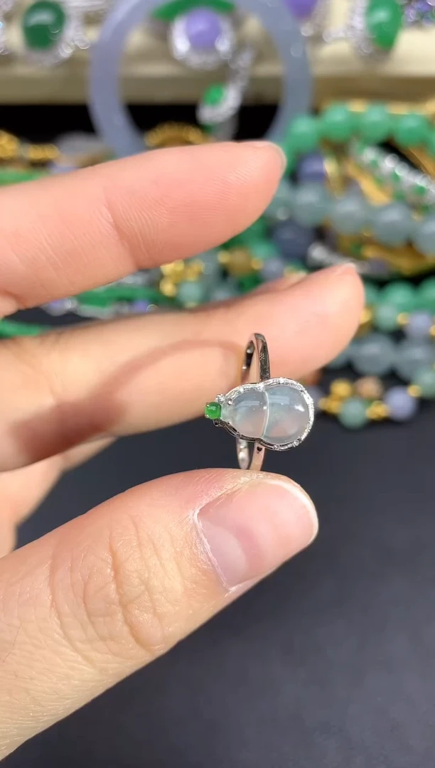 18K金镶嵌戒指翡翠81-雪姐翡翠天天见