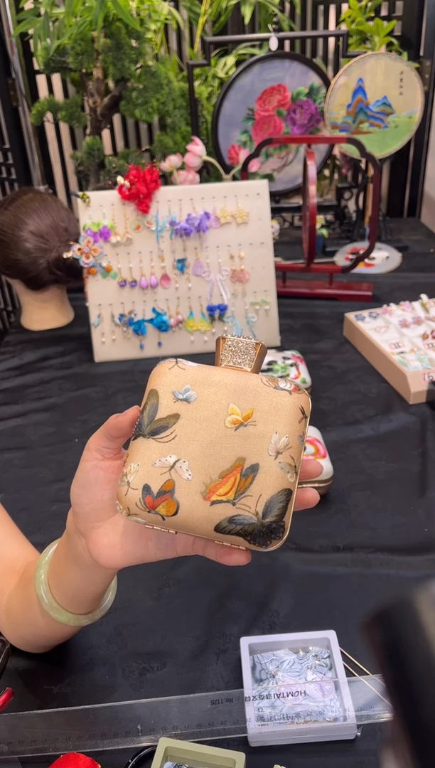 织绣꧁***꧂非遗苏绣手工饰品