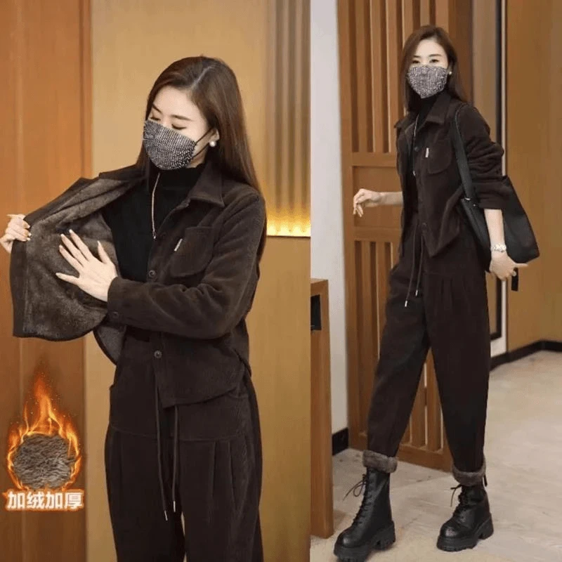 冬季加绒保暖时尚套装女新款妈妈装减龄灯芯绒外套加厚两件套