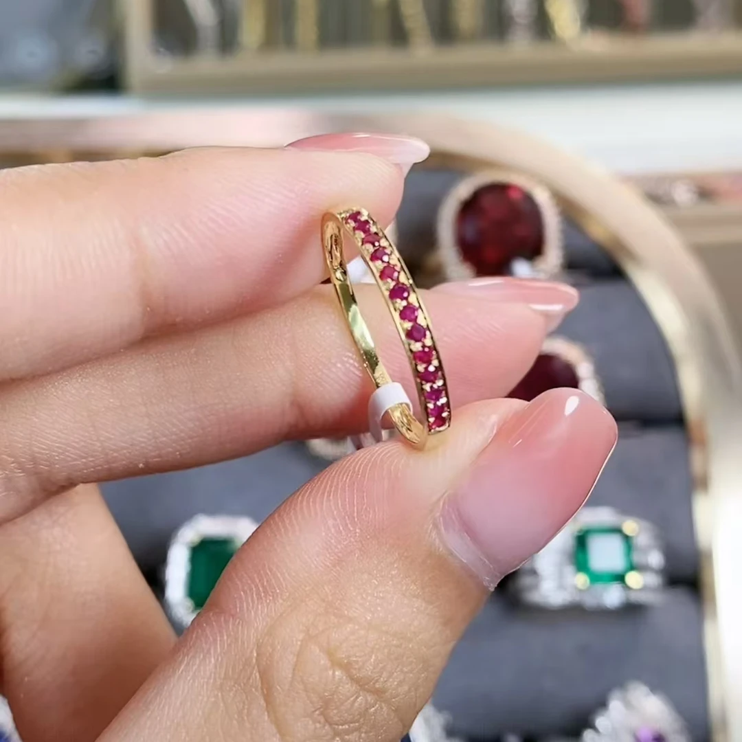 18K金镶嵌红宝石戒指