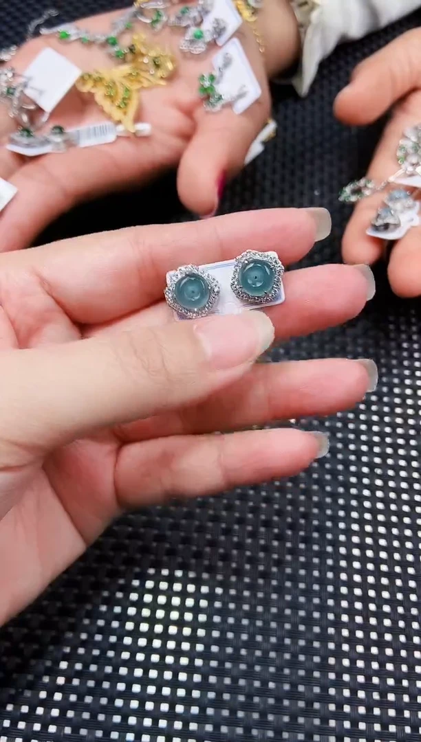 【闪购商品】翡翠耳饰未镶嵌11111111