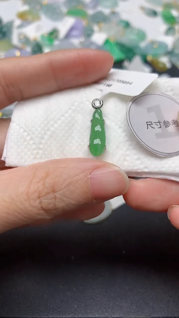 颈饰未镶嵌翡翠天然缅甸A货翡翠