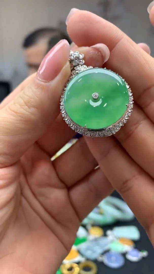 【闪购商品】翡翠颈饰18K金镶嵌9-天然翡翠