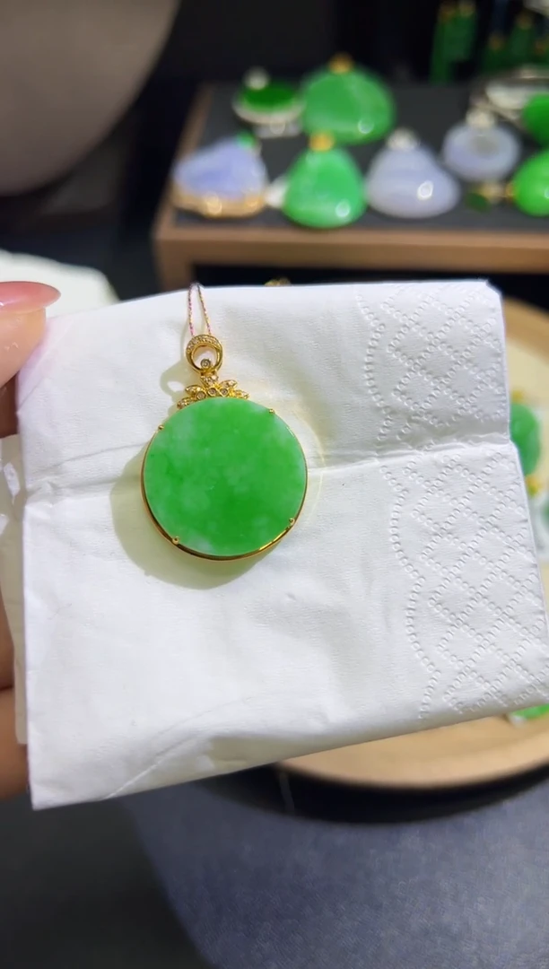 【闪购商品】翡翠颈饰18K金镶嵌Q缅料A货翡翠/支持复检/一件