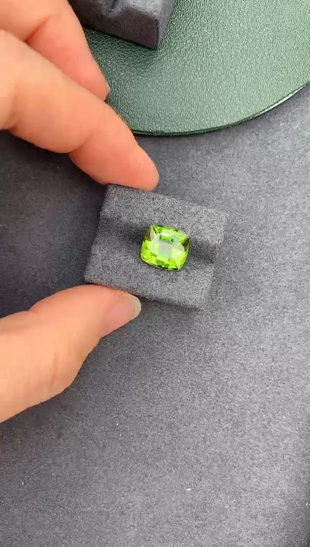 【闪购商品】橄榄石裸石未镶嵌5.2ct橄榄石