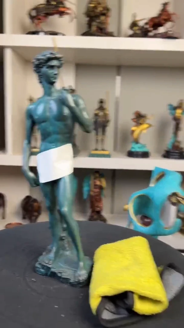 精铜材质 精美雕塑