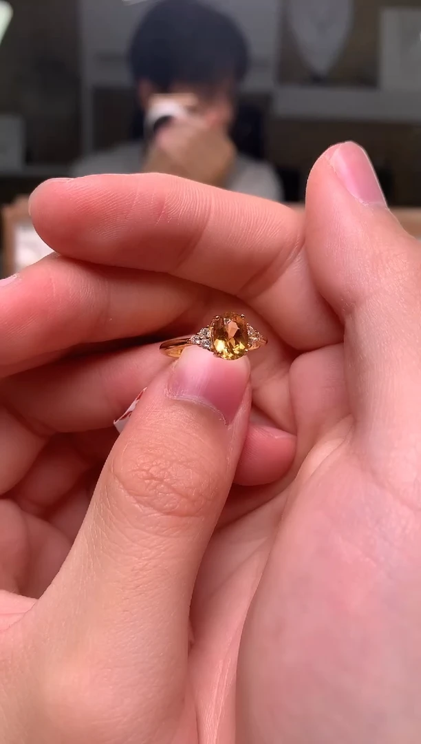 银S925镶嵌戒指黄晶......