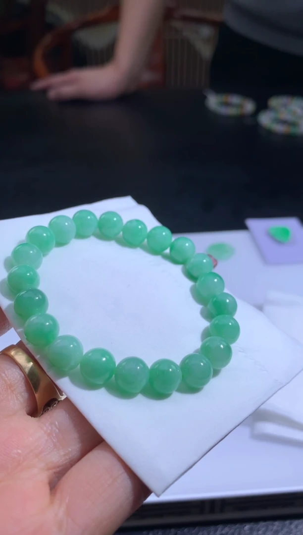 未镶嵌定制翡翠咋****了翡翠