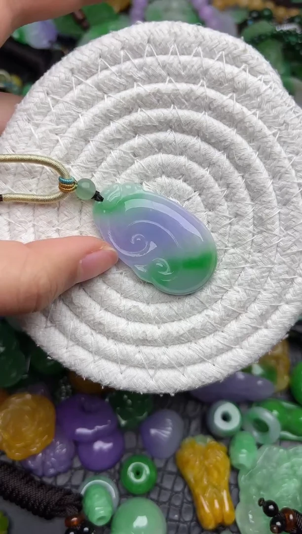 颈饰未镶嵌翡翠缅甸翡翠吊坠