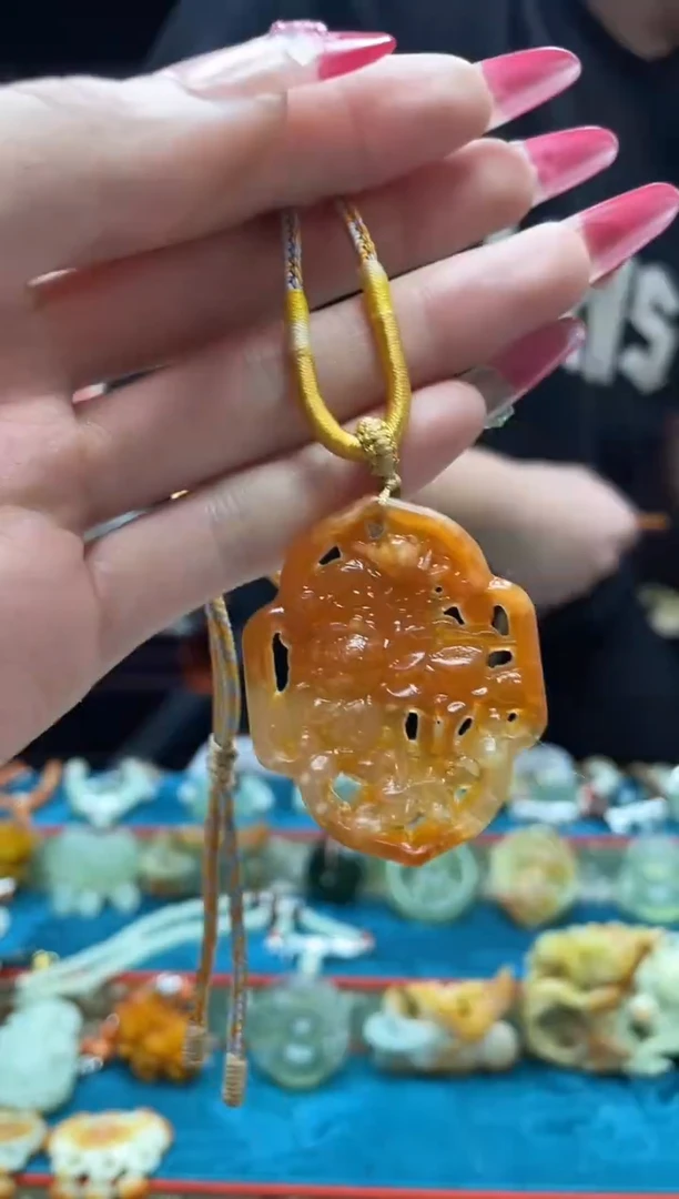 未镶嵌岫玉吊坠·