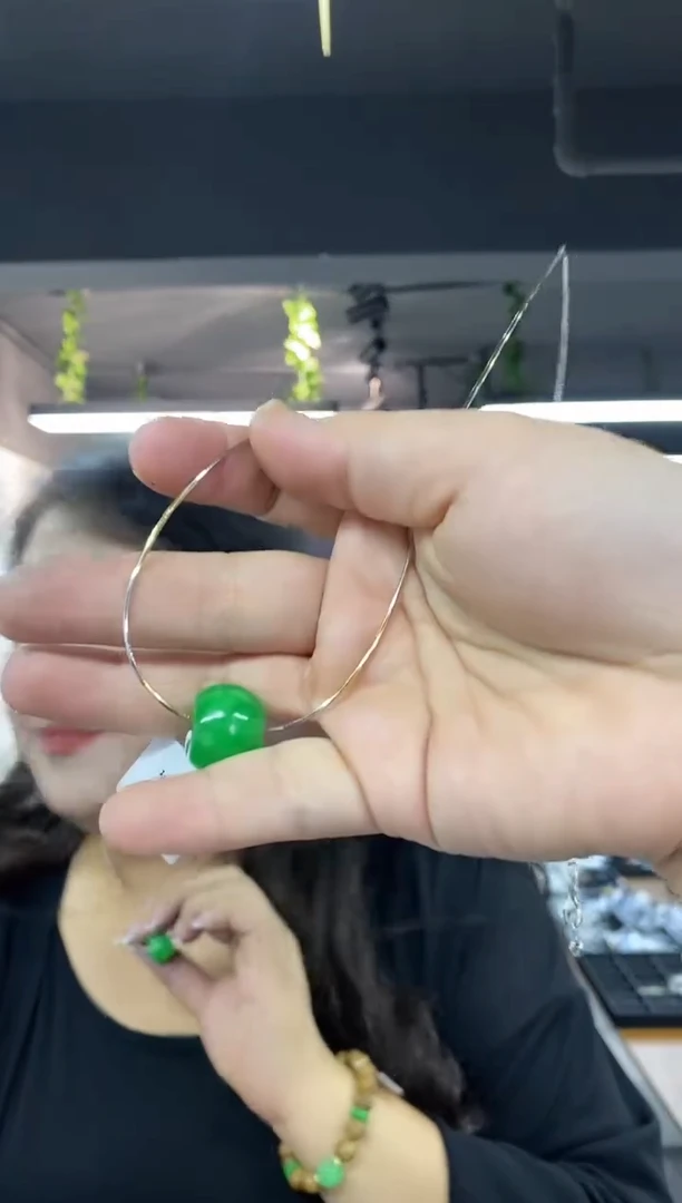 颈饰未镶嵌翡翠多样性发其一颜色微差