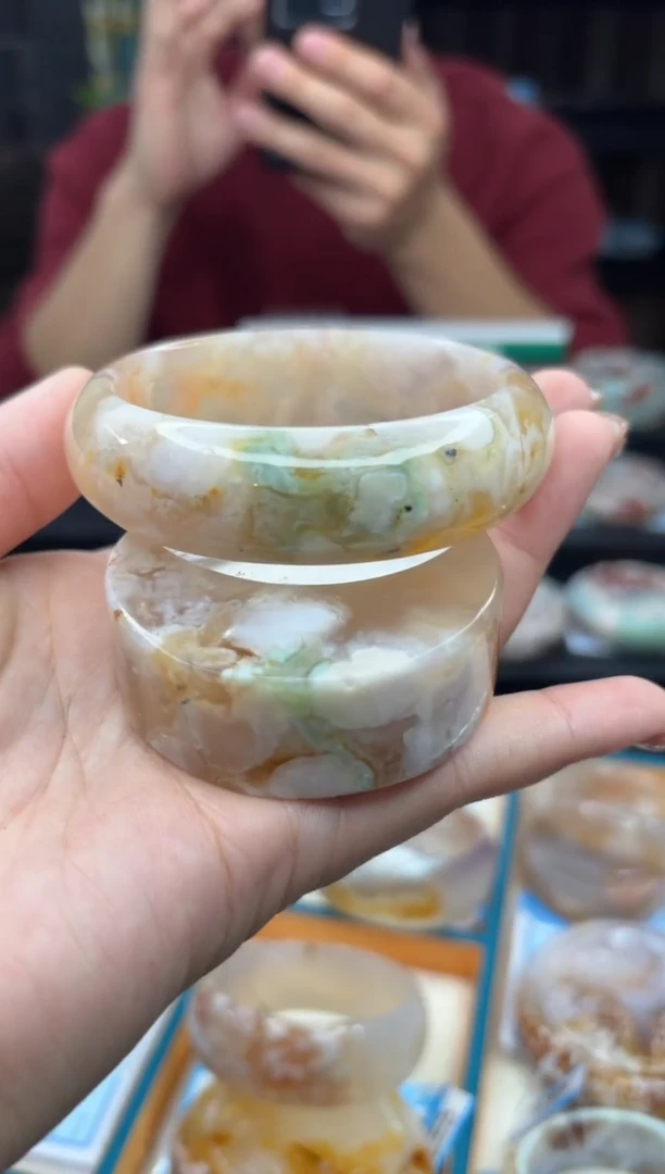 【闪购商品】石英质玉手镯未镶嵌708（58圈赠送镯心）