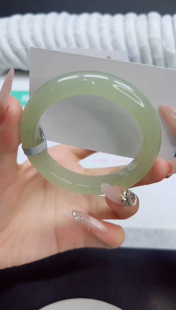 未镶嵌手镯石英质玉22/56.4  DL