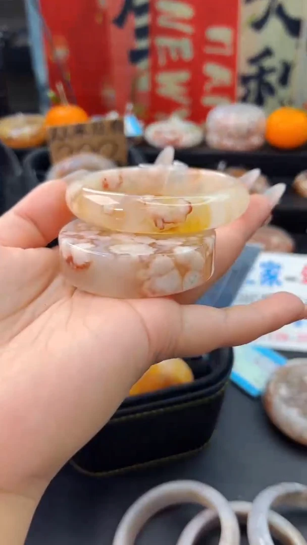 【闪购商品】石英质玉手镯未镶嵌赠送镯心（57圈口）