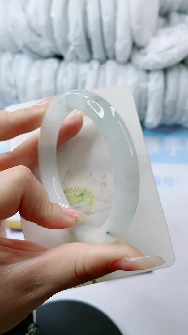 【闪购商品】石英质玉手镯未镶嵌多样性发货L196