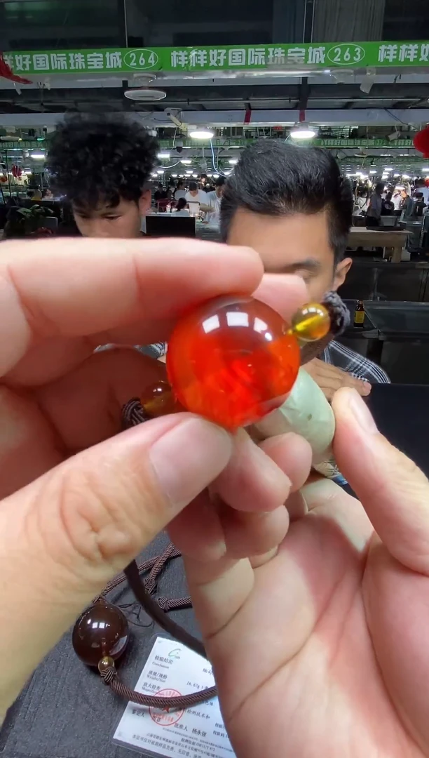 未镶嵌颈饰琥珀吊坠多样性发其一