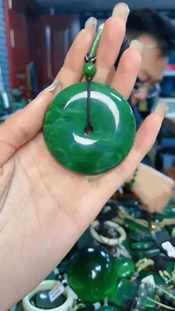 未镶嵌和田玉挂件1