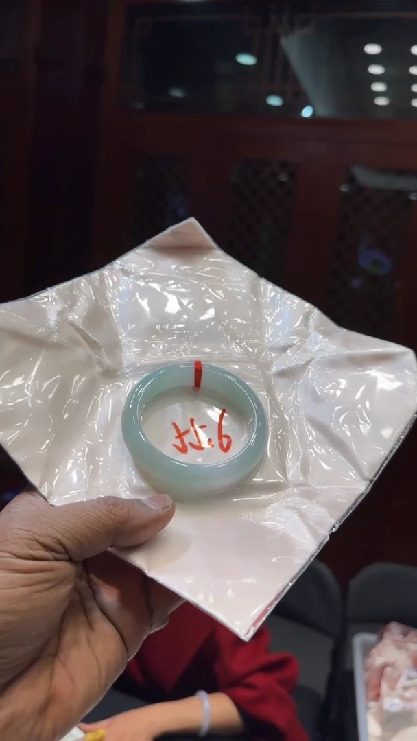 【闪购商品】翡翠手镯未镶嵌手镯