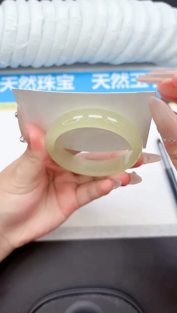 未镶嵌手镯石英质玉184-56.3