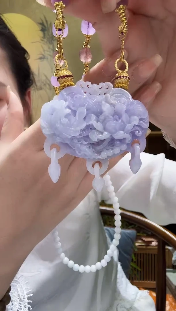 颈饰未镶嵌翡翠吊坠