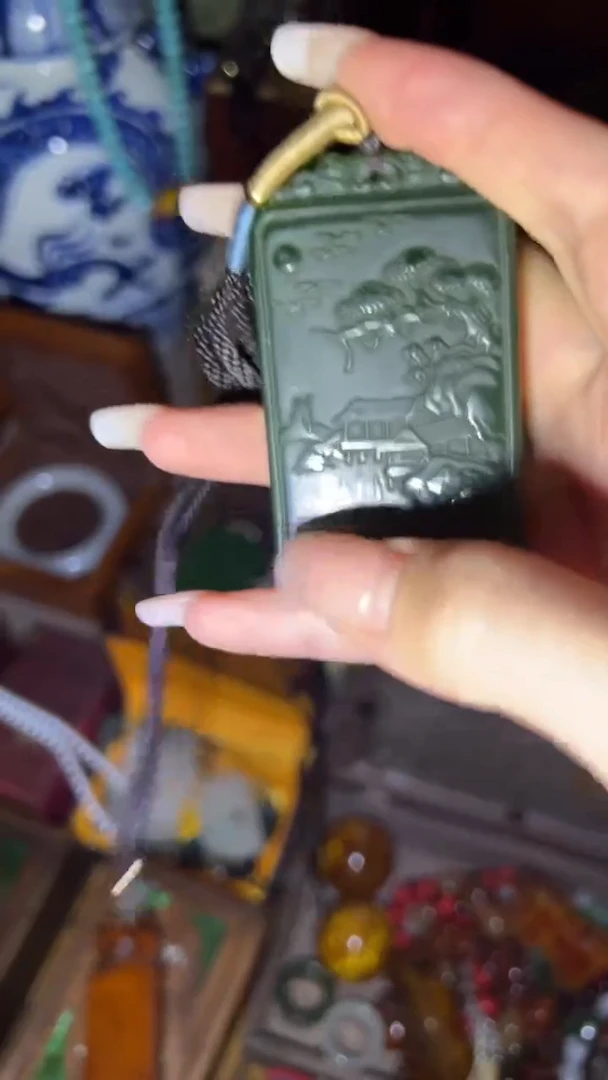 未镶嵌和田玉（碧玉）挂件闪购高端商品链接