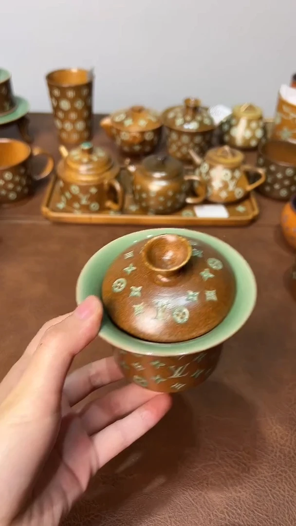 不****?龙泉窑马蹄双釉盖碗