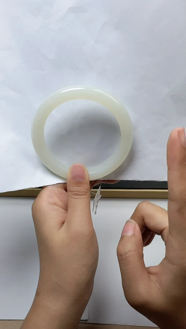 【闪购商品】和田玉手镯未镶嵌60圈口YY