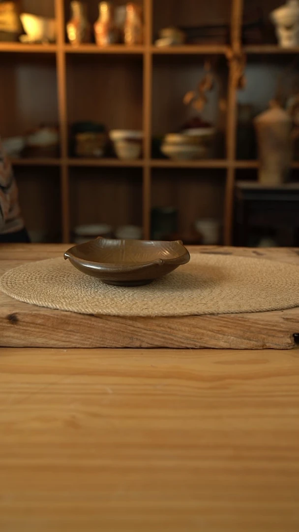 778咖色系列的刻刀四角碟1个