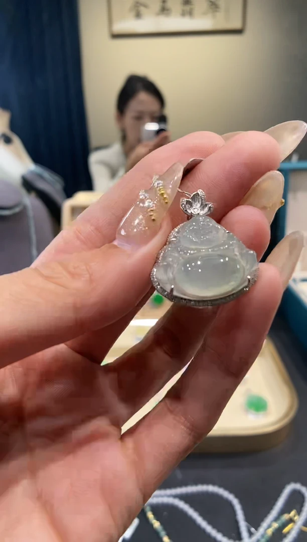 【闪购商品】翡翠吊坠(不含链)18K金镶嵌佛公