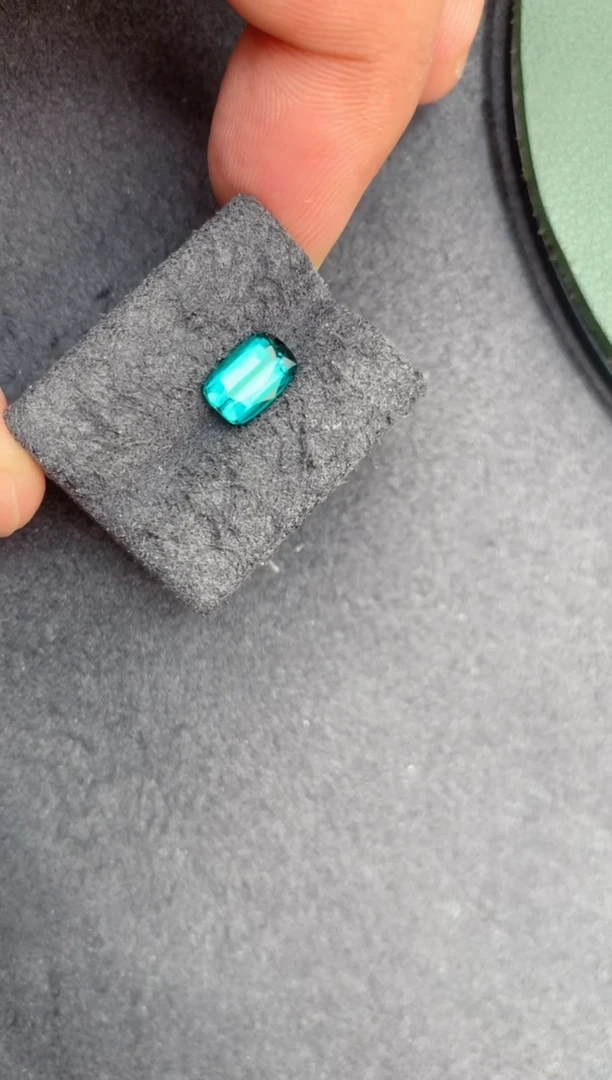螺丝未镶嵌碧玺1.5ct拉贡碧玺