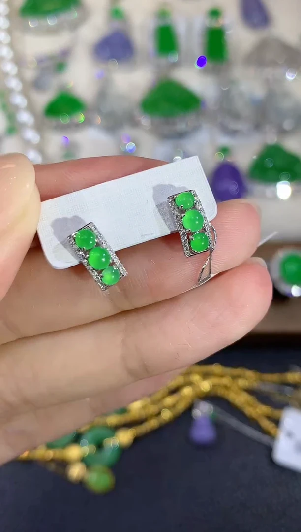 18K金镶嵌翡翠耳饰A6 多样性发货一件