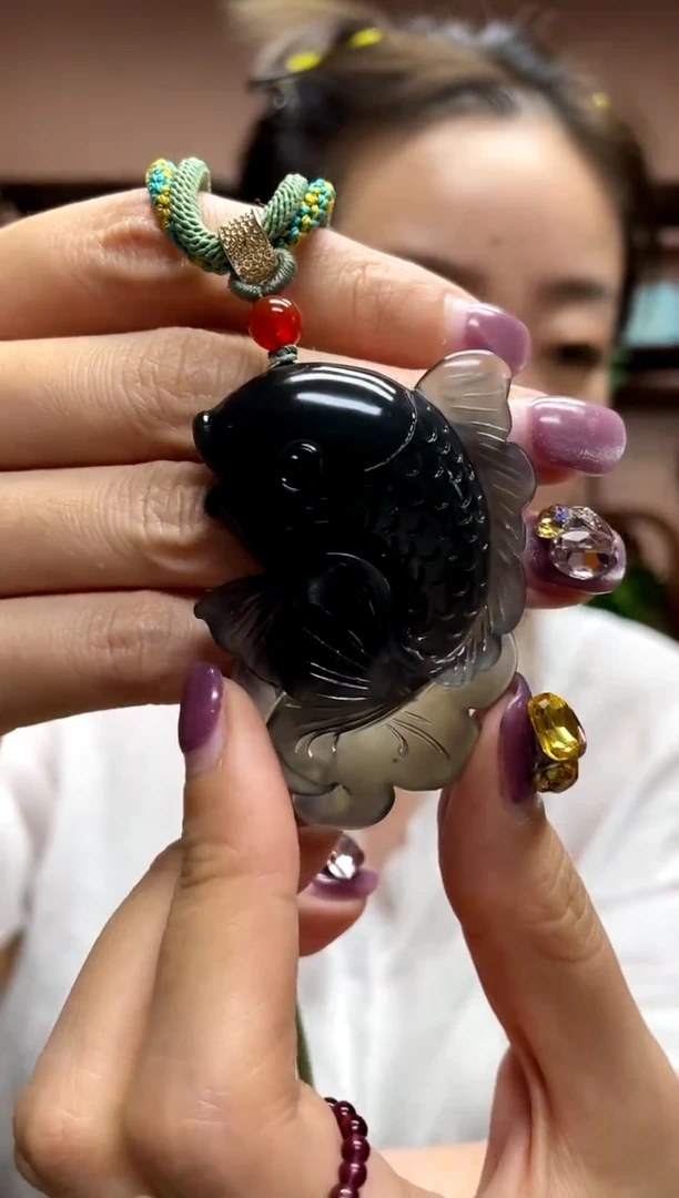 岫玉未镶嵌吊坠·