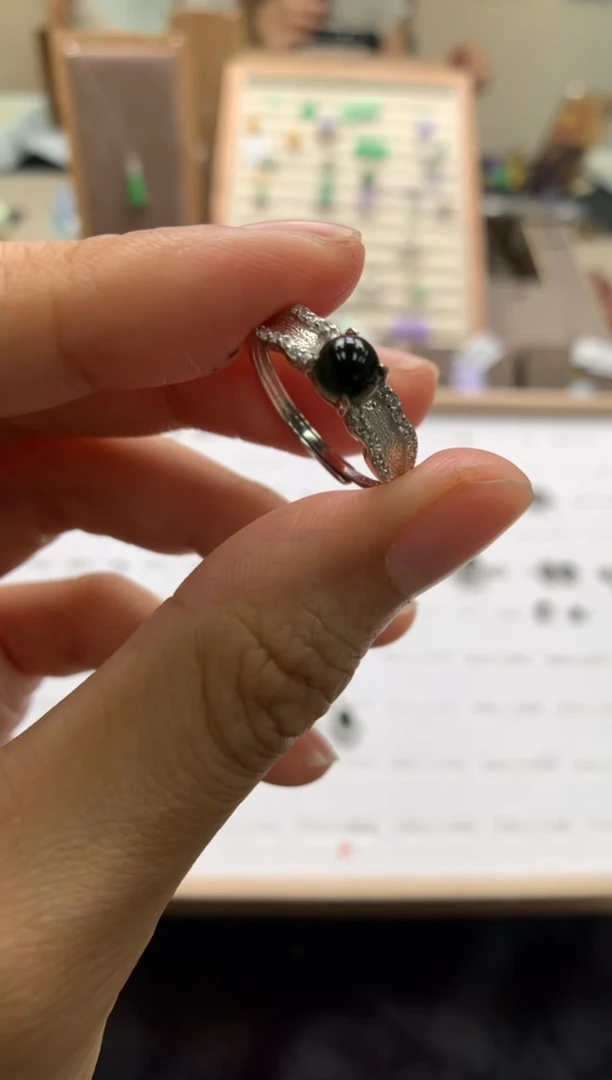 颈饰银S925镶嵌翡翠戒指