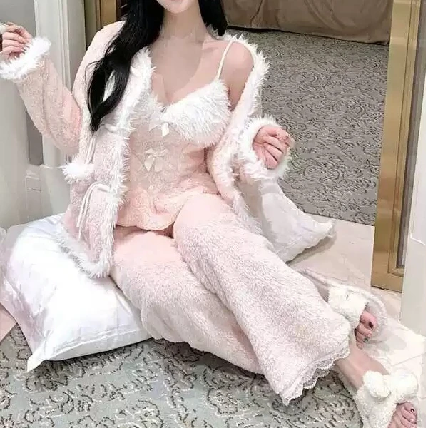 韩版冬季新款法兰绒纯色睡衣女加厚保暖吊带加厚舒棉绒家居服套装