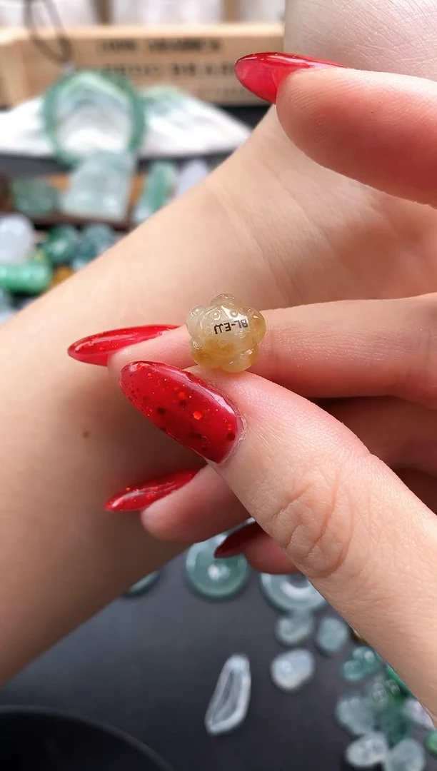 颈饰未镶嵌翡翠莲花