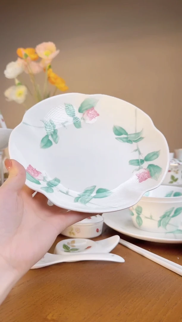 【闪购商品】玫瑰高骨瓷8寸花型盘