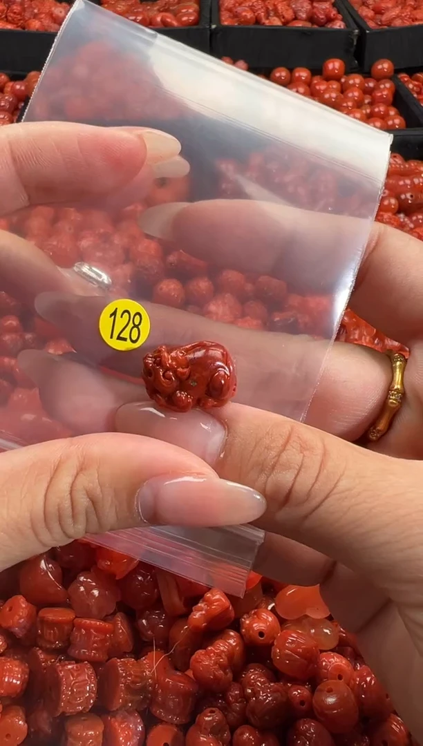 颈饰未镶嵌南红玛瑙1