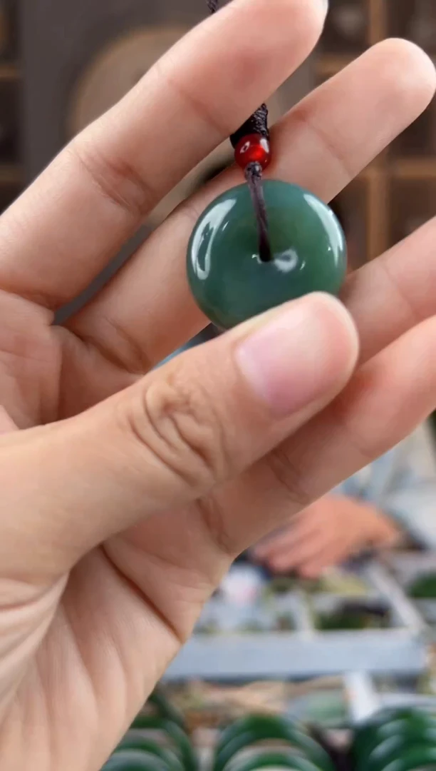 颈饰未镶嵌和田玉拍一发一，拍一发一