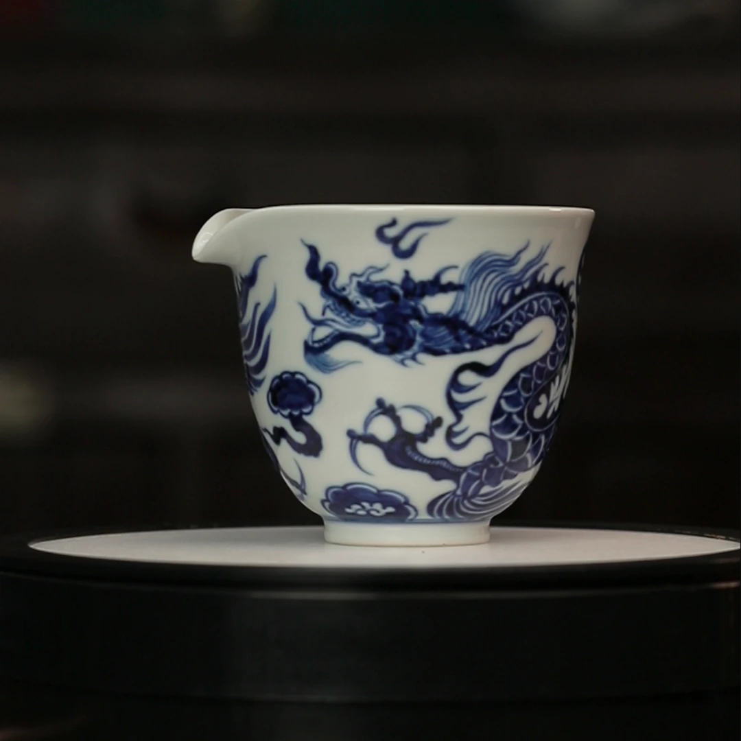 12.31a/p06309/应山器成/青花龙纹公道杯