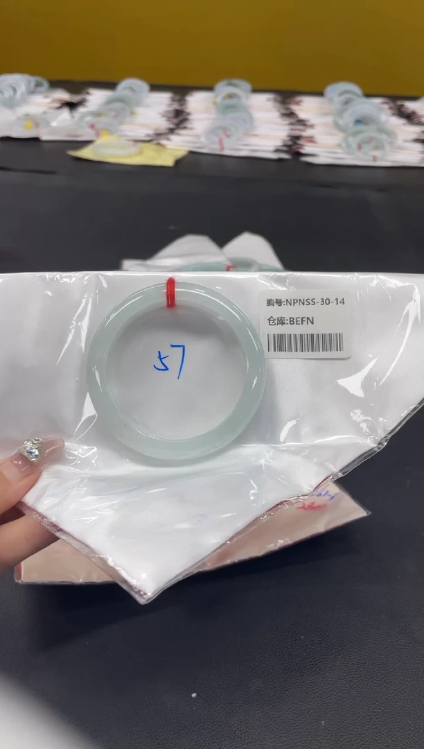 未镶嵌手镯翡翠翡翠手镯