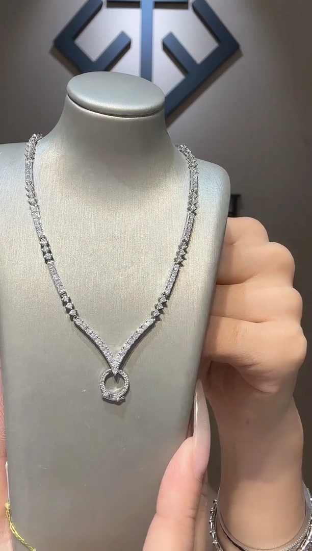 项链18K金镶嵌钻石N4301019 V形钻石项链 多样性